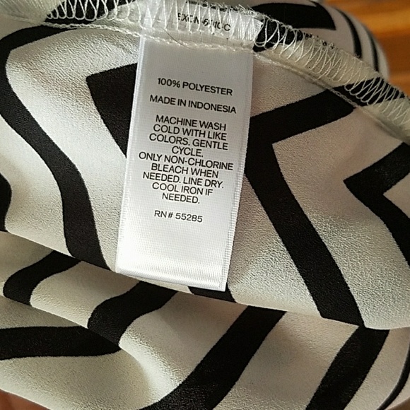 Express sleeveless top - Picture 4 of 5